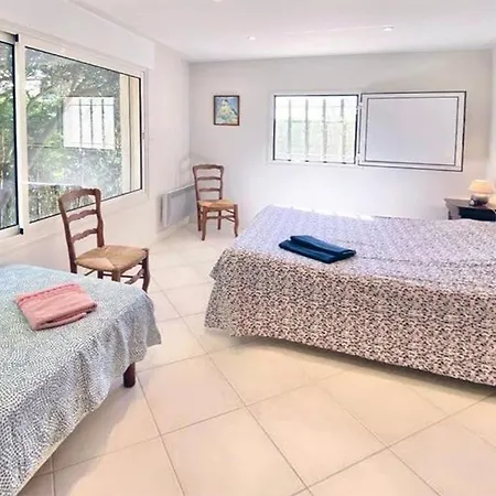 Les Jasmins Piscine Proche Jardin Βίλα