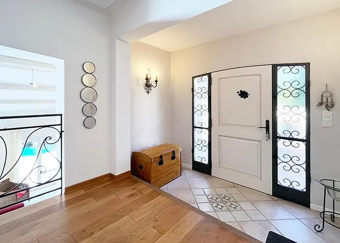 Les Jasmins Piscine Proche Jardin Saint-Raphaël